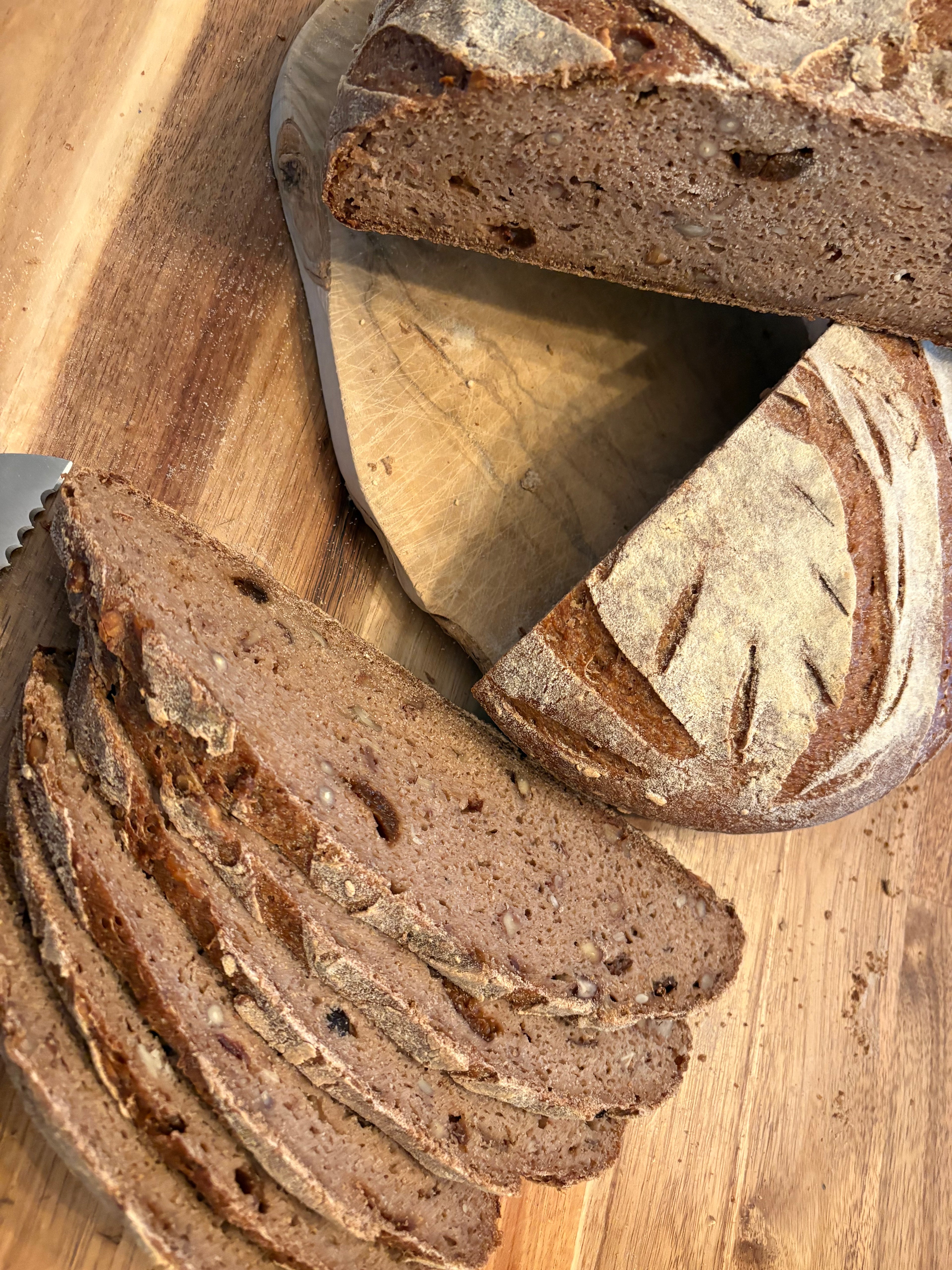 Pan de masa madre orgánico sin gluten con frutas y frutos secos (¡SIN LEVADURA!)