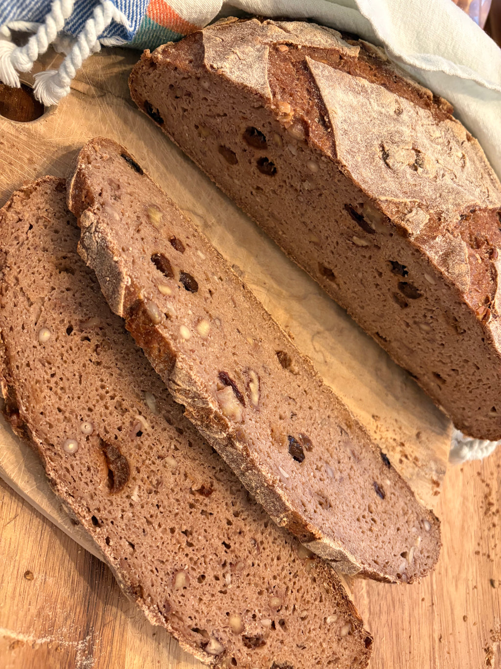Pan de masa madre orgánico sin gluten con frutas y frutos secos (¡SIN LEVADURA!)